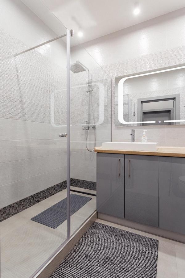 Grey Apartment Одеса Екстериор снимка